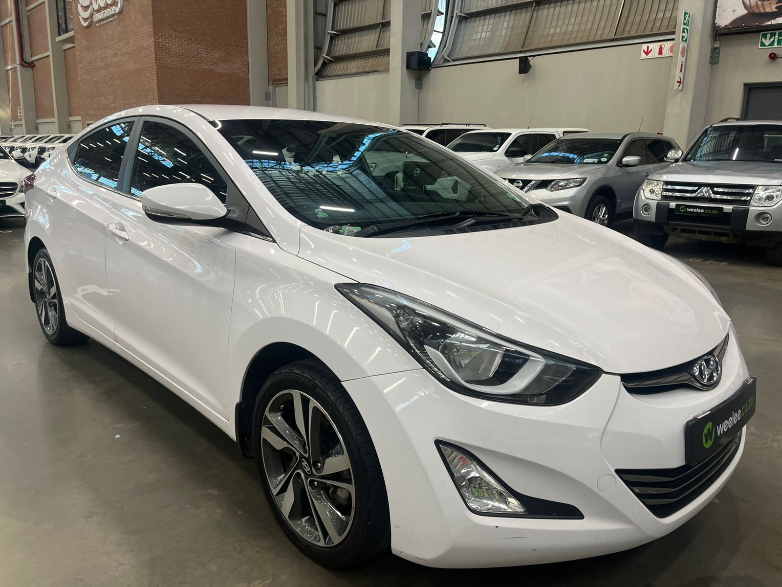 HYUNDAI ELANTRA ELANTRA 1.6 PREMIUM