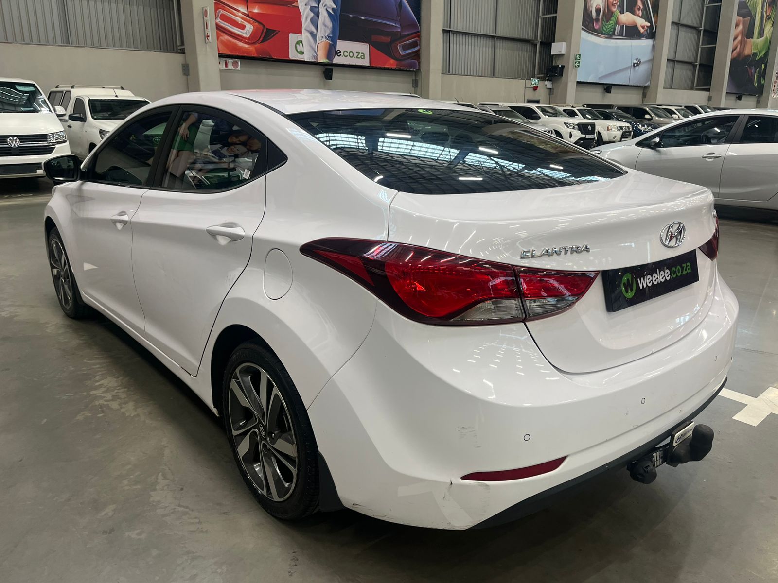 HYUNDAI ELANTRA ELANTRA 1.6 PREMIUM