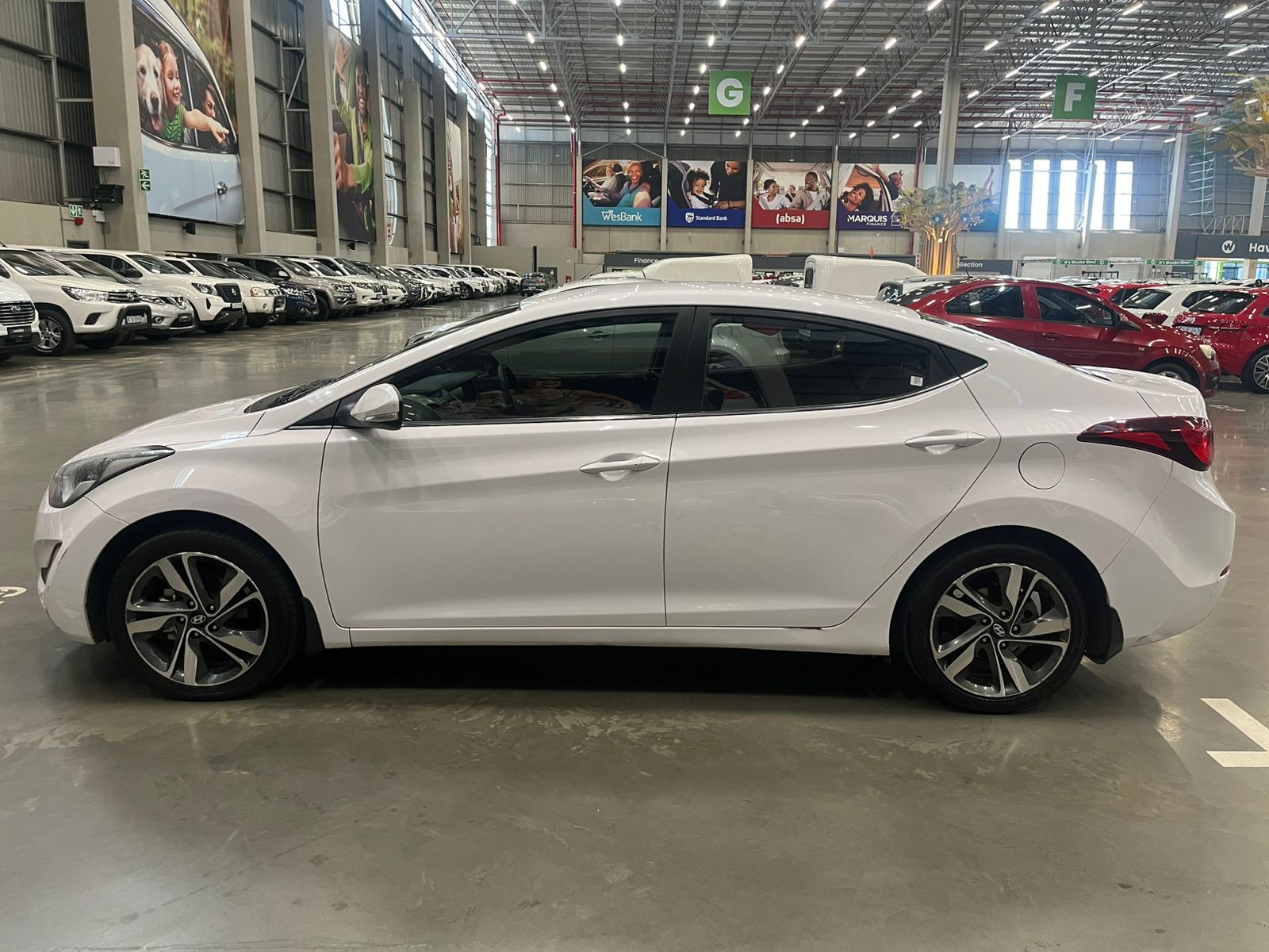 HYUNDAI ELANTRA ELANTRA 1.6 PREMIUM