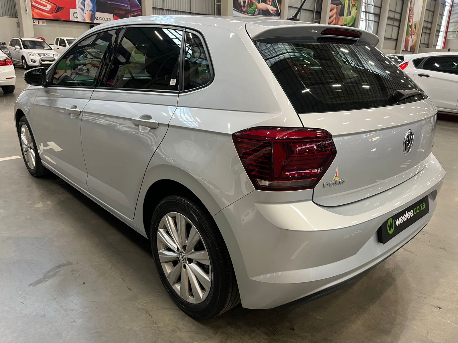VOLKSWAGEN POLO POLO 1.0 TSI HIGHLINE DSG (85KW)