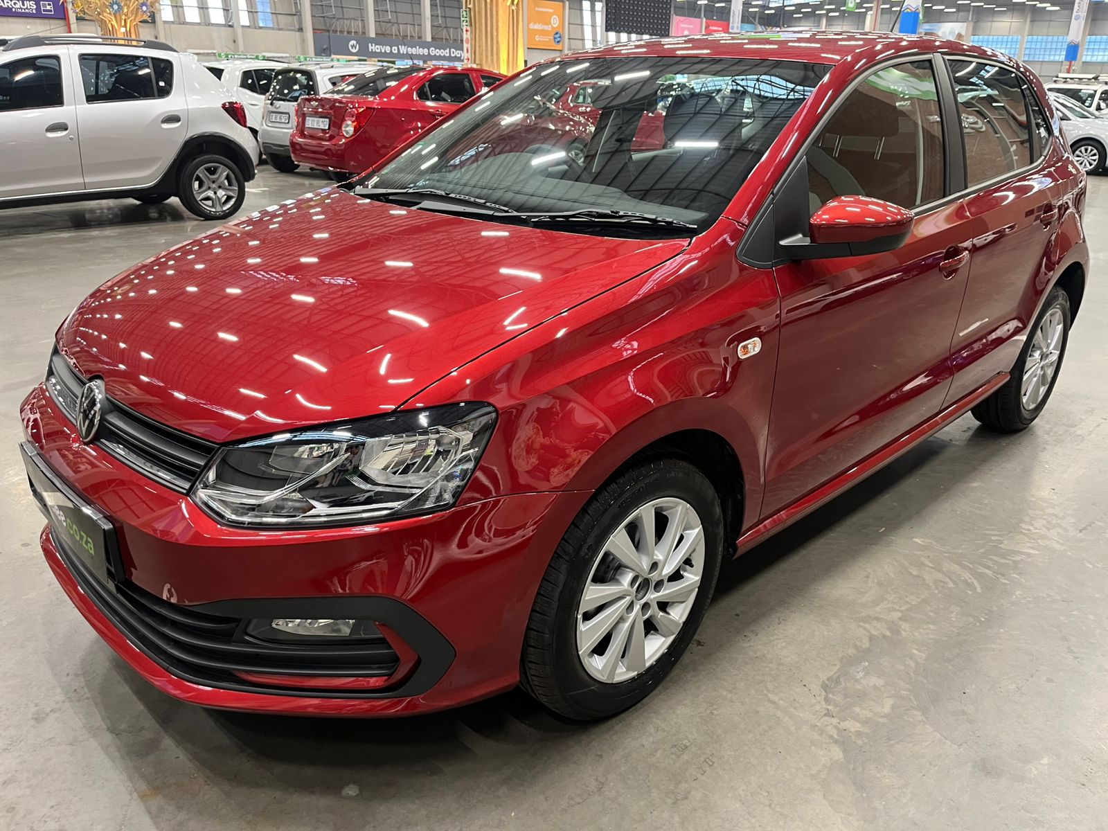 VOLKSWAGEN Polo Vivo POLO VIVO 1.4 LIFE (5DR)