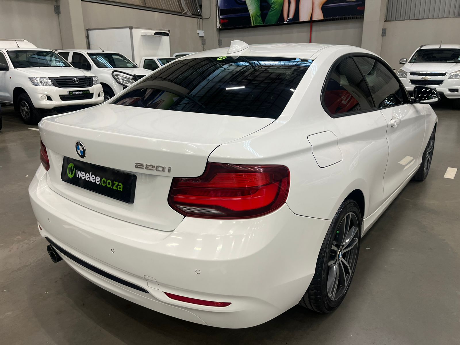 BMW 2 SERIES 220i SPORT LINE SHADOW EDITION A/T (F22)