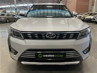 2020 MAHINDRA XUV300 1.2T (W8)