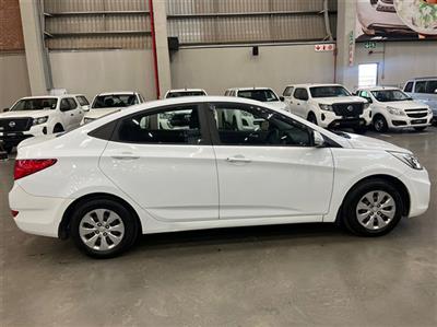 2017 HYUNDAI ACCENT 1.6 GLS/FLUID A/T