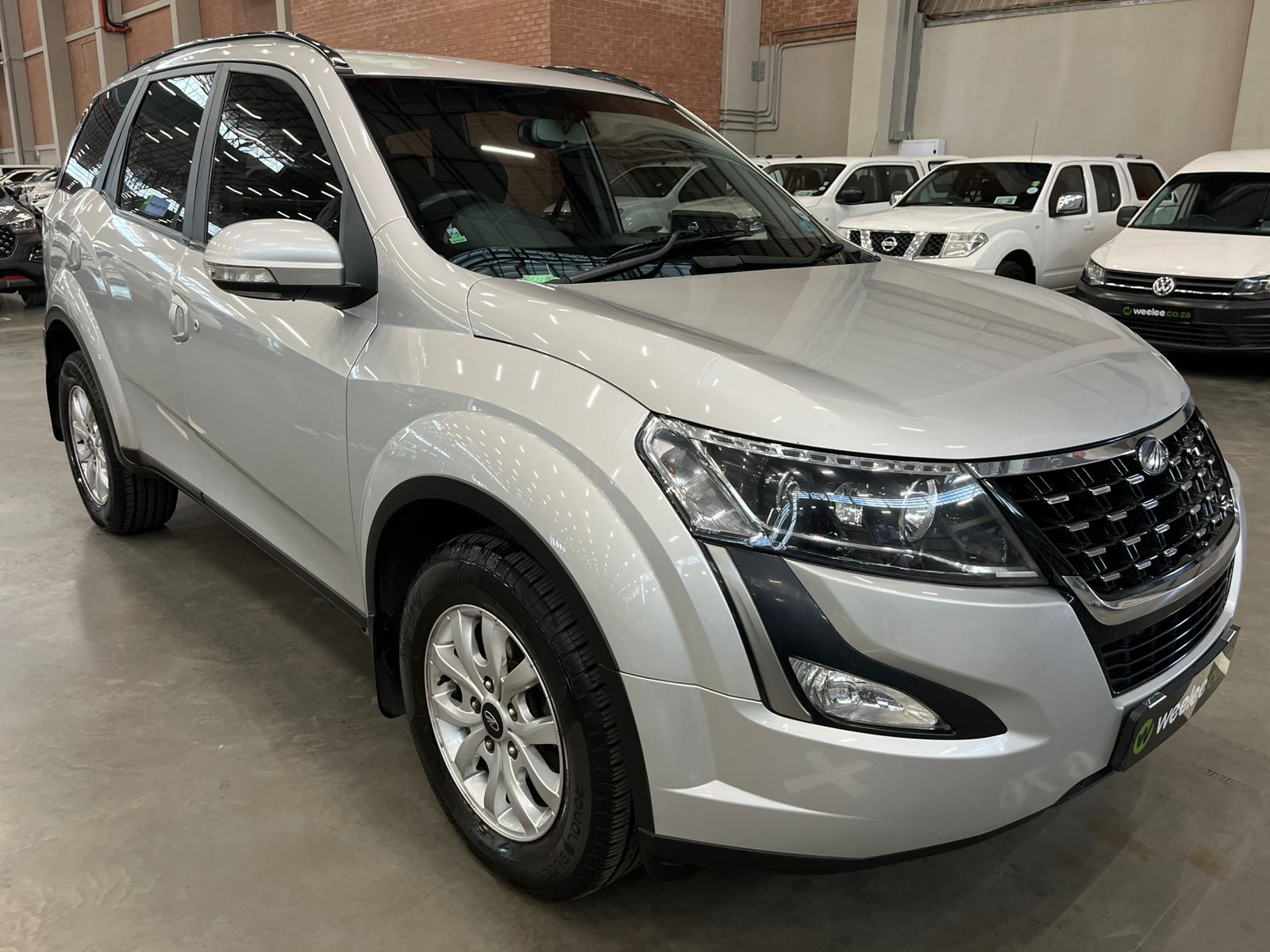 MAHINDRA XUV XUV 500 2.2D MHAWK A/T (W6) 7 SEAT