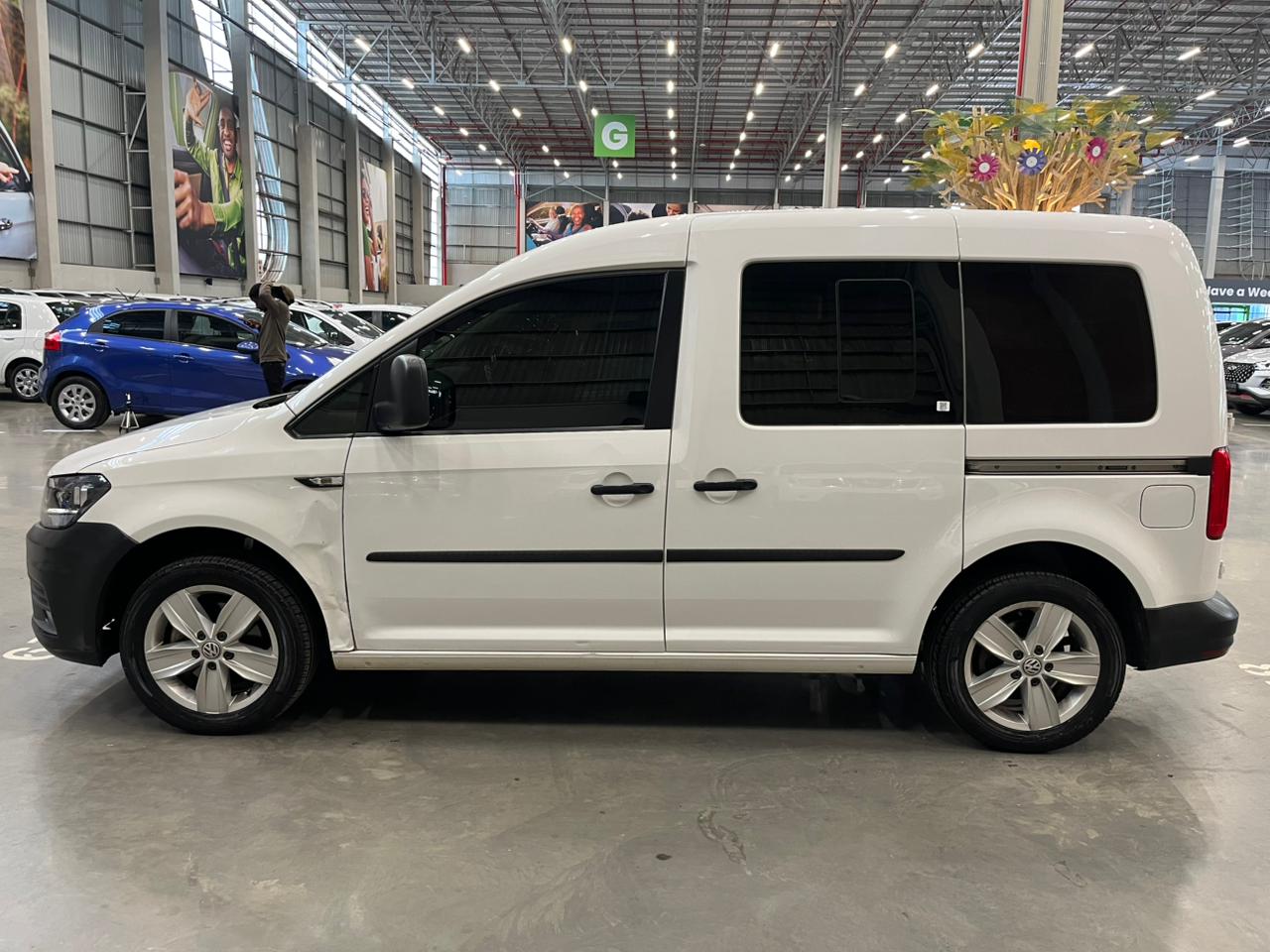 VOLKSWAGEN CADDY CADDY4 CREWBUS 2.0 TDi