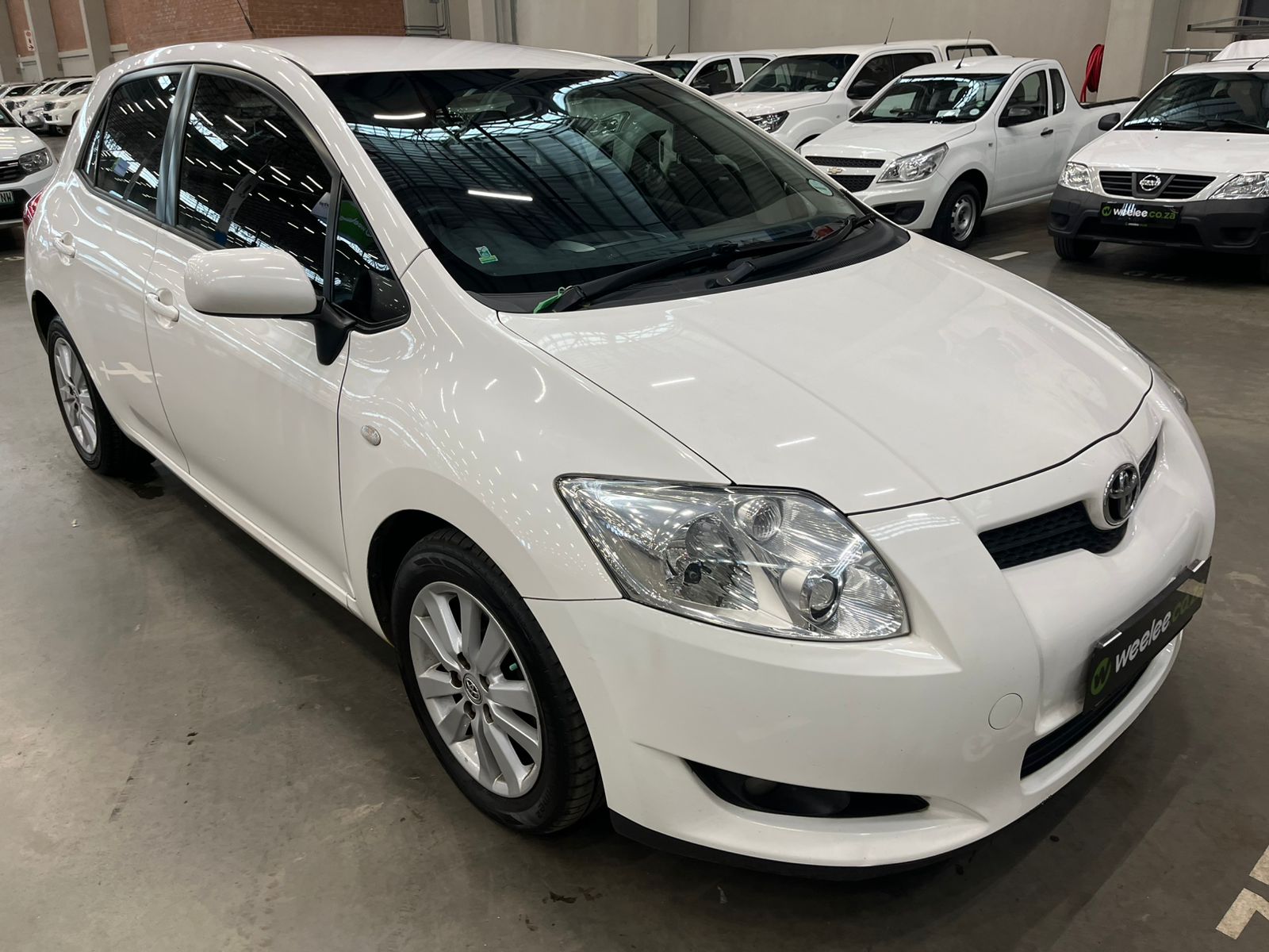 Stilvolle Toyota Auris 2009 Fotos
