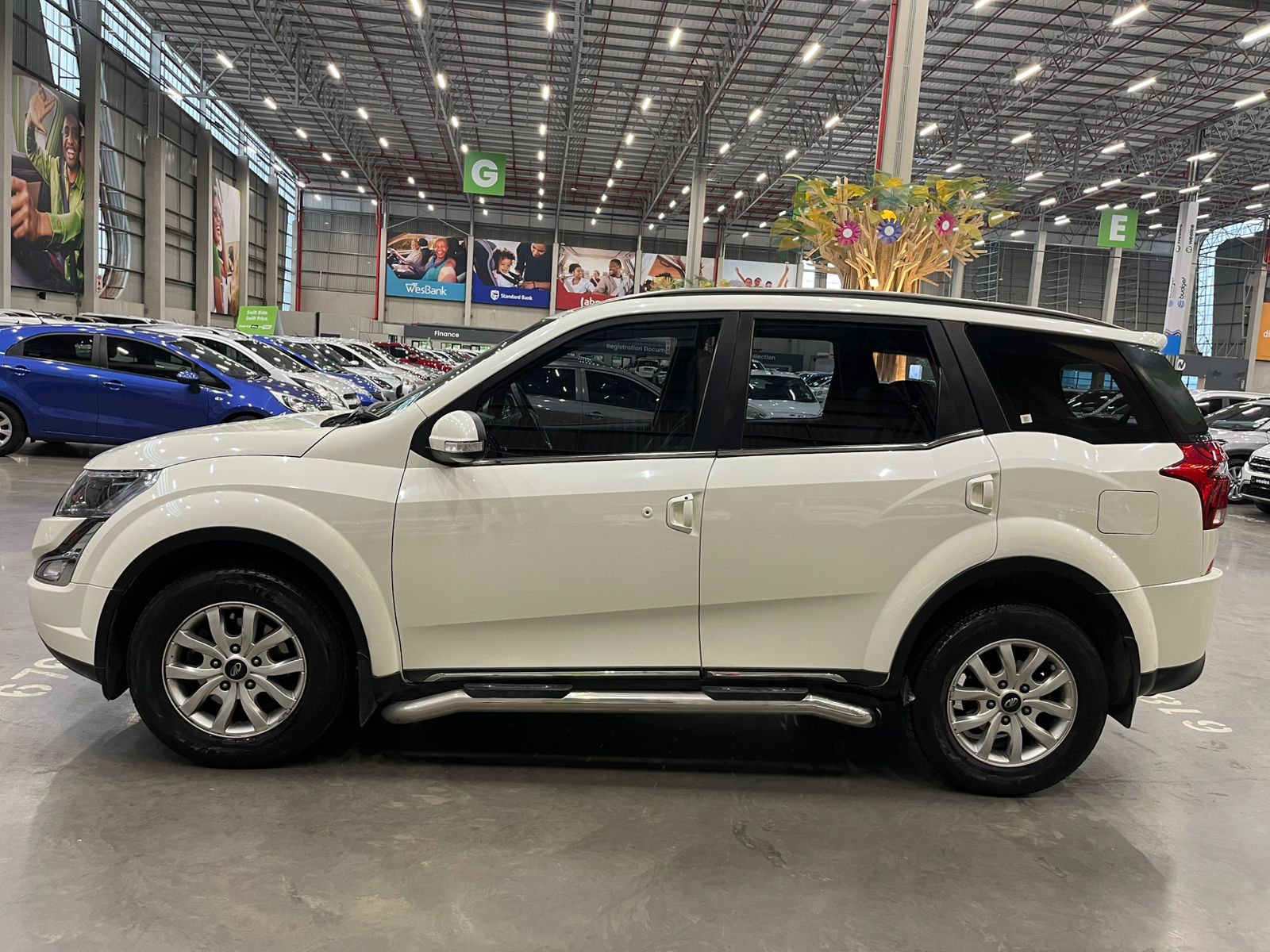MAHINDRA XUV XUV 500 2.2D MHAWK A/T (W10) 7 SEAT