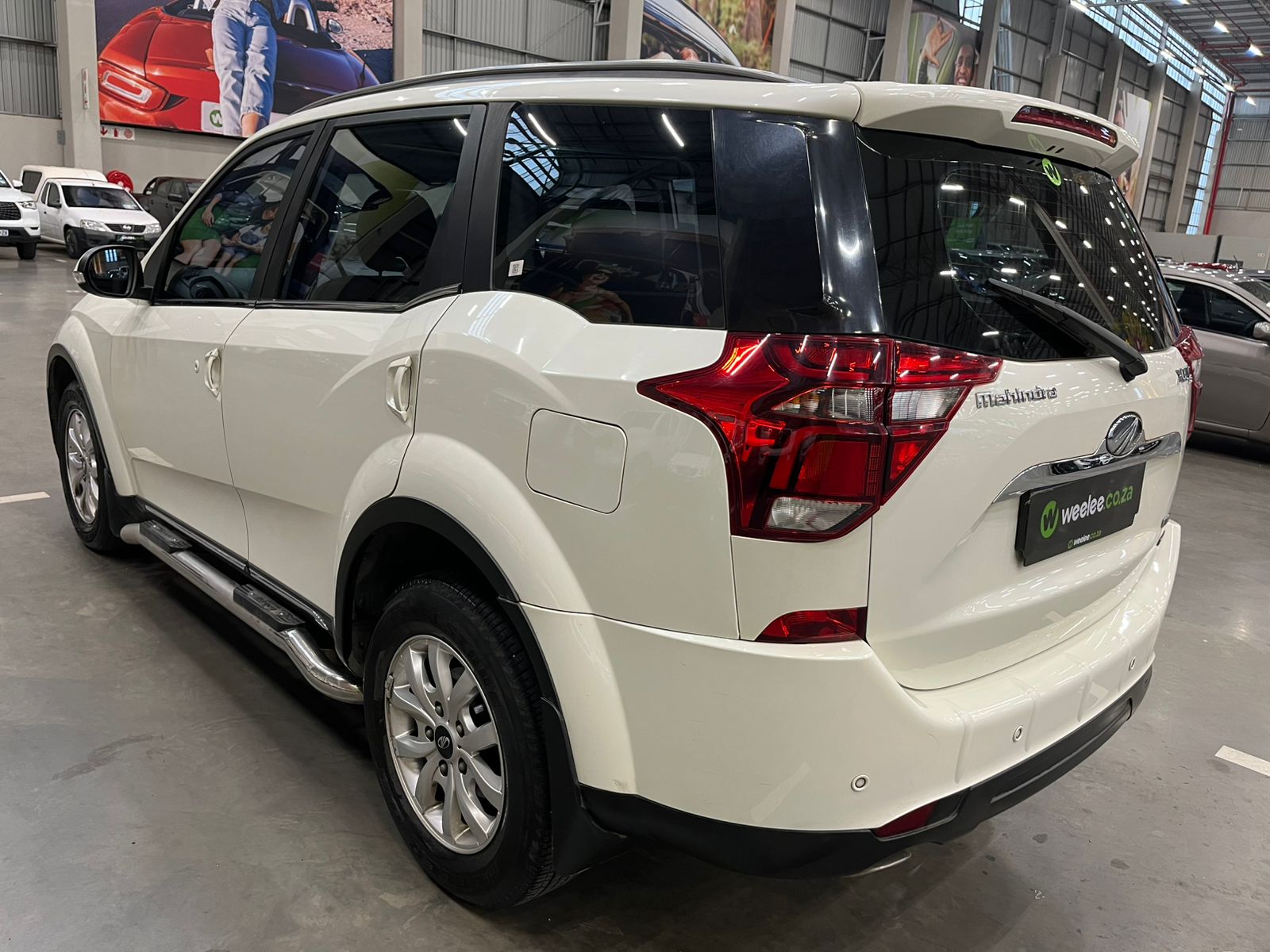MAHINDRA XUV XUV 500 2.2D MHAWK A/T (W10) 7 SEAT