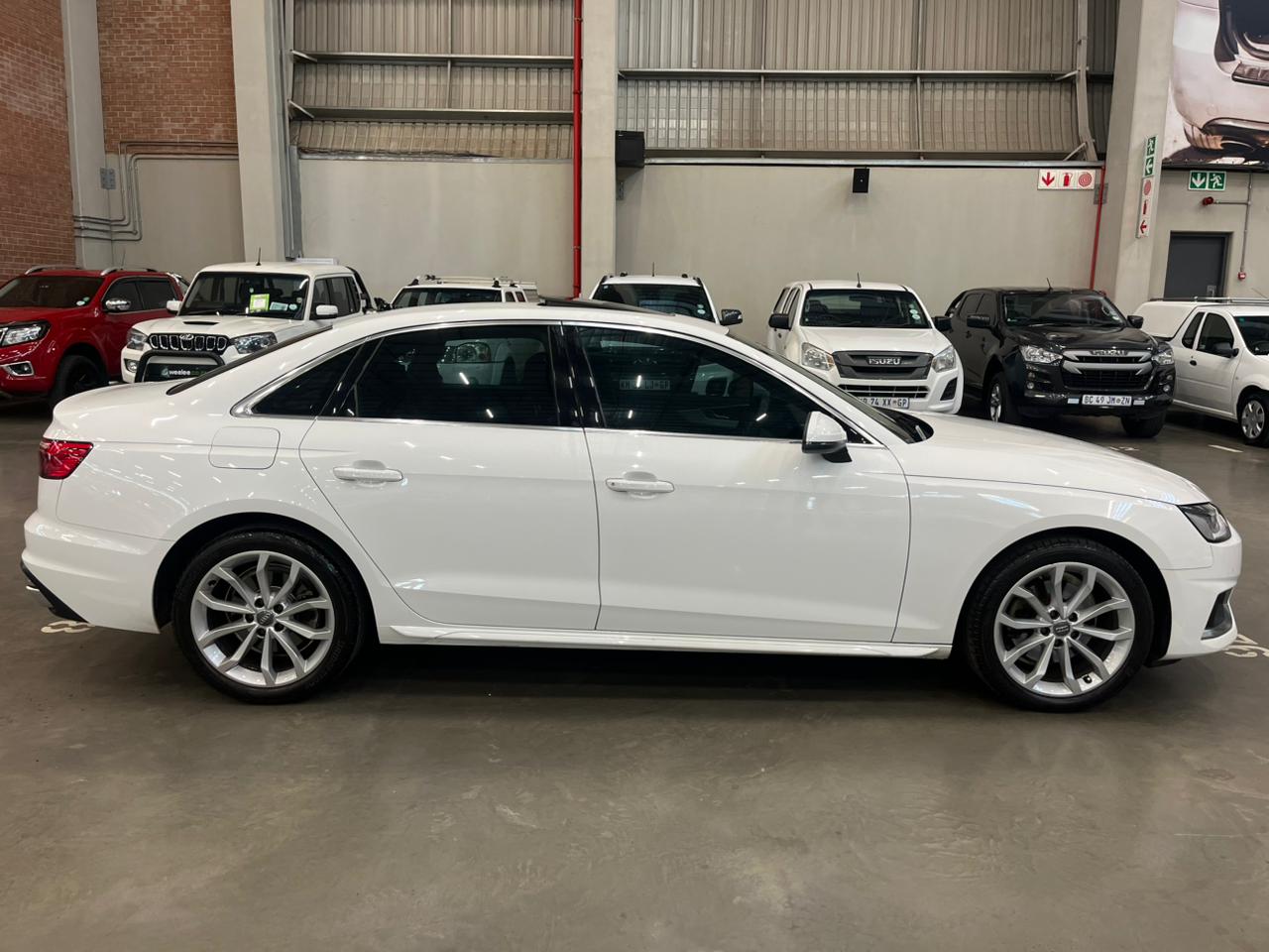 AUDI A4 A4 35 TFSI ADVANCED STRONIC