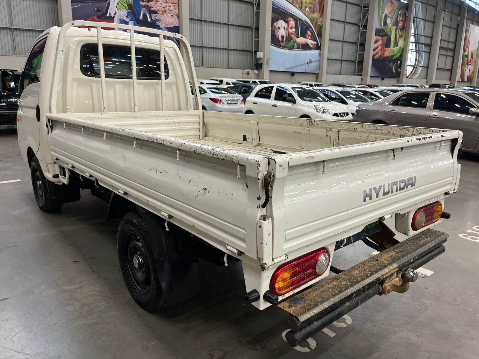 HYUNDAI H100 / BAKKIE H100 2.6D A/C F/C D/S