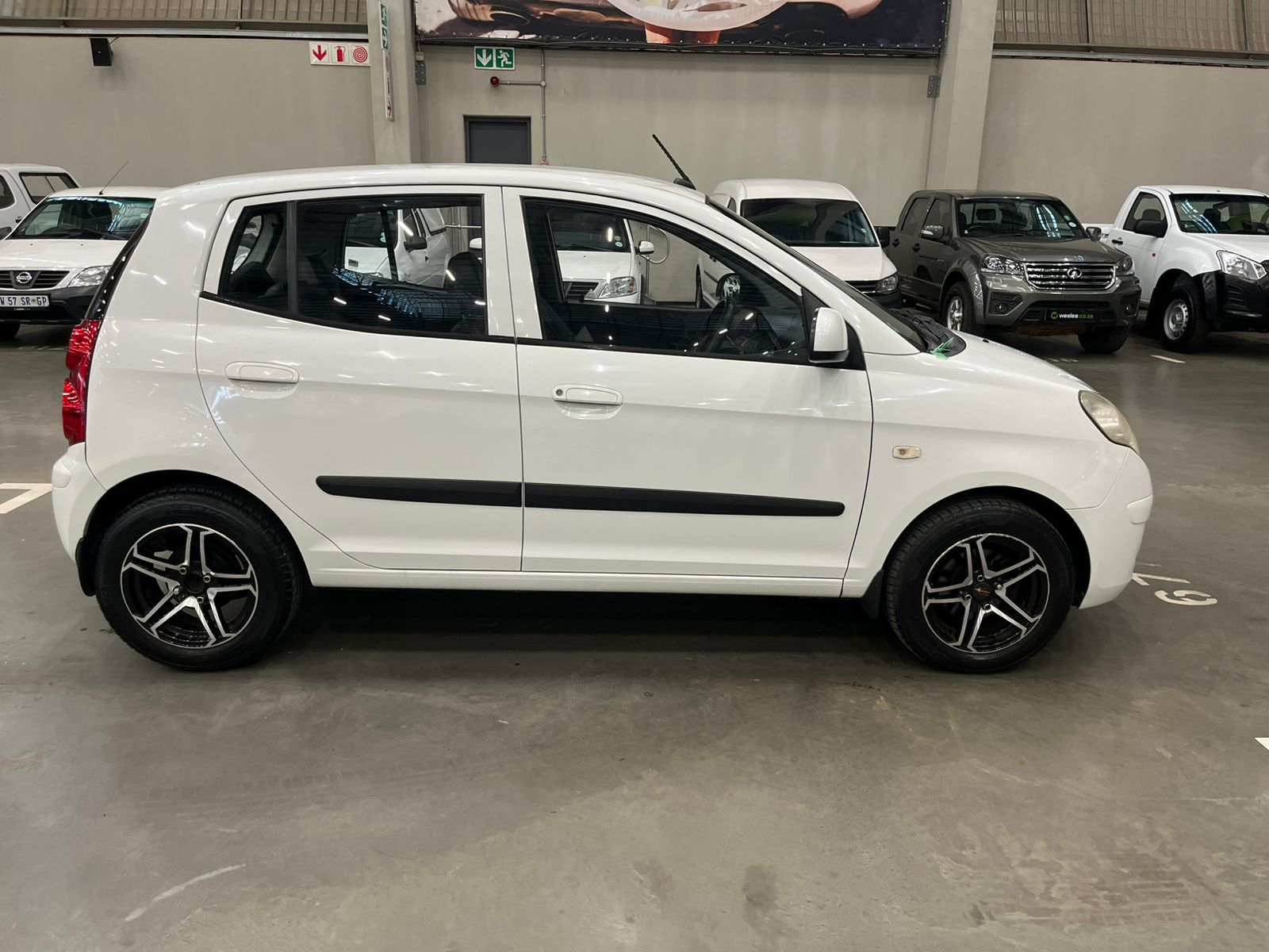 KIA PICANTO PICANTO 1.1 STRIKER